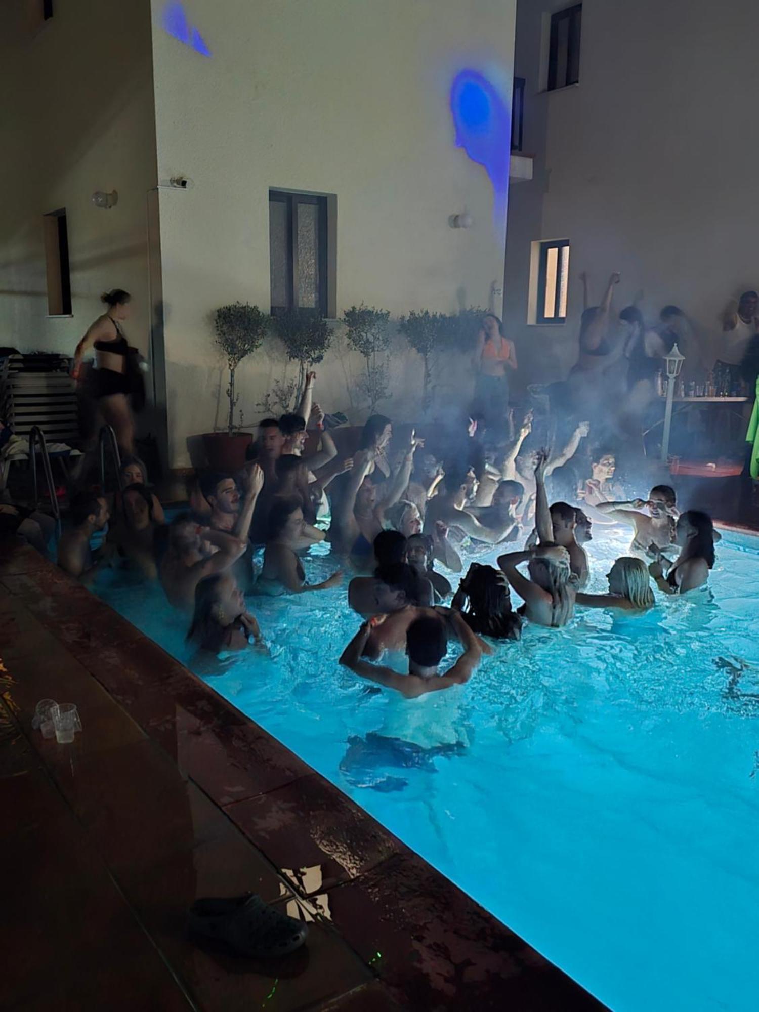 Seashell Apartments Paphos ภายนอก รูปภาพ