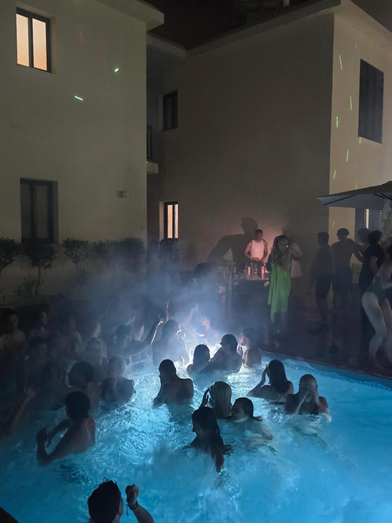 Seashell Apartments Paphos ภายนอก รูปภาพ